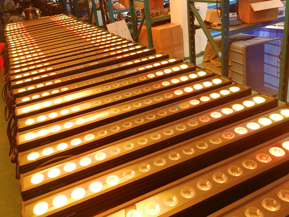 Vangaa 조명의 매개 변수 및 장점 18 포인트 - 제어 LED 벽 워시 라이트